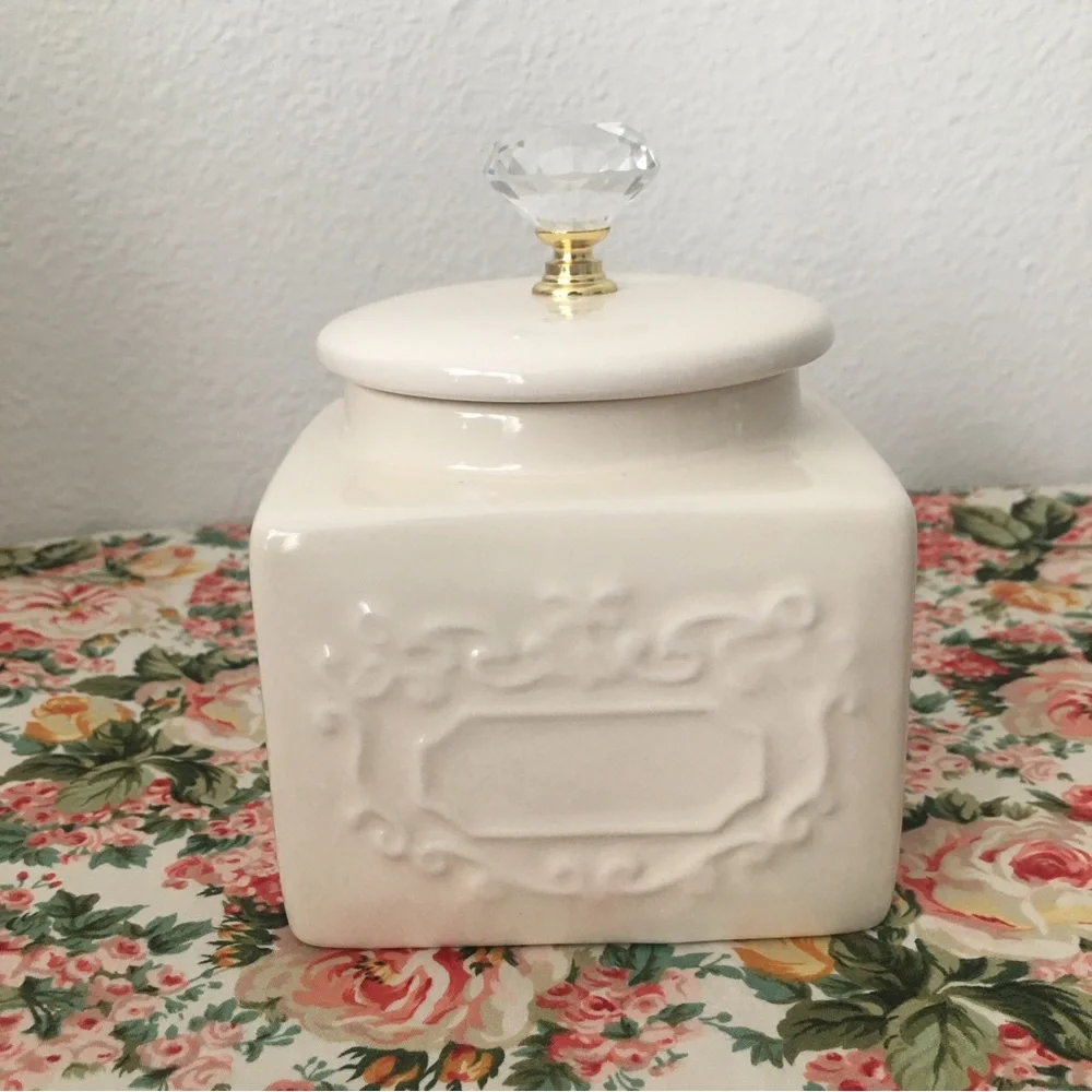 Decorative Jar with Diamond Jewel Knob
